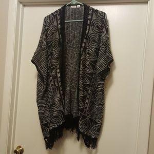 Cato kimono shrug very pretty